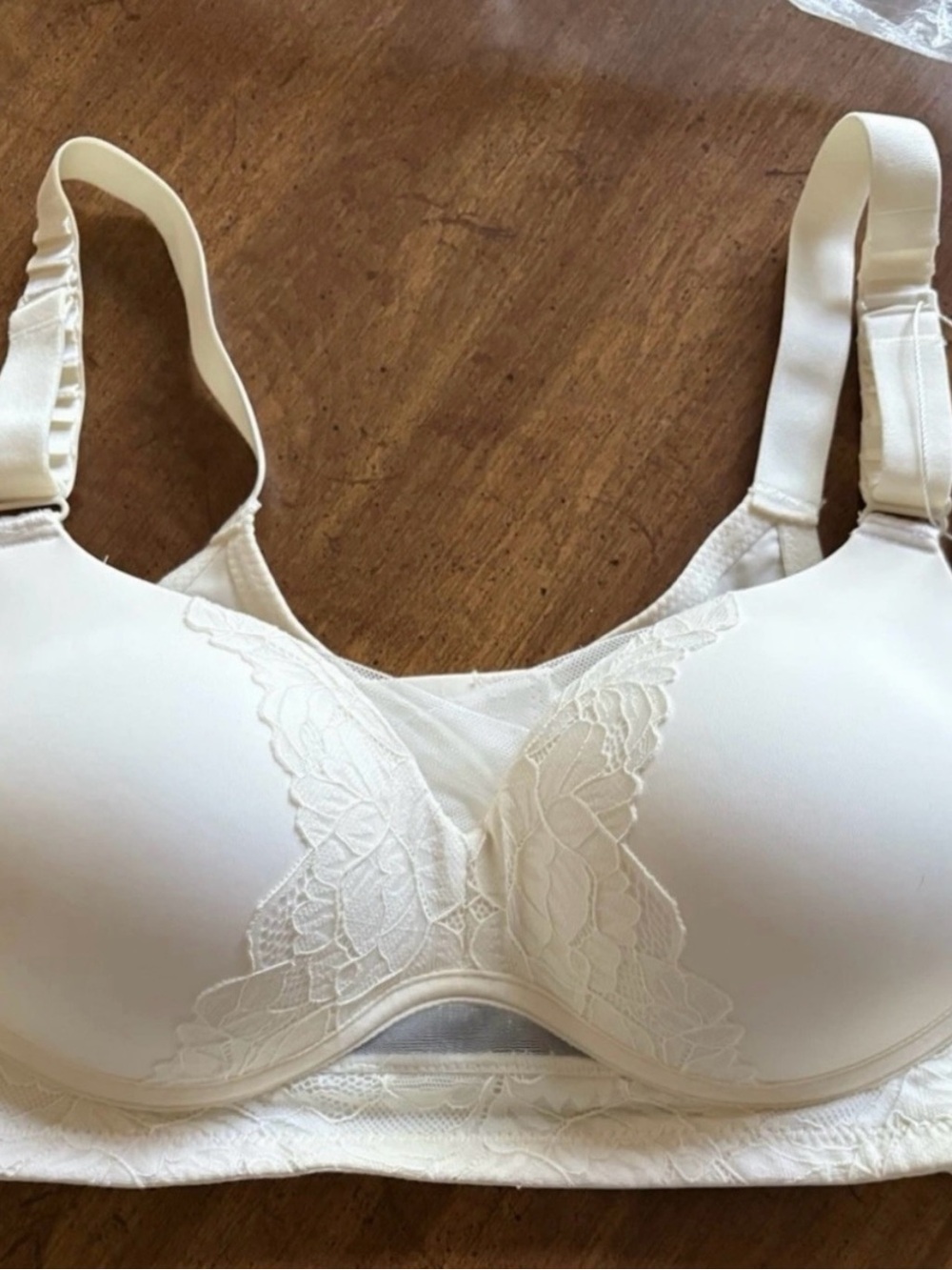 Supportive Cream Lace-Trim Bra
